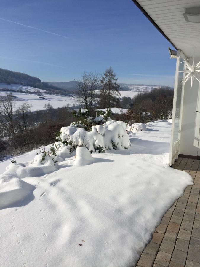 Idyllisch Wohnen Im Weserbergland - Bungalow Mit Phantastischer Aussicht Fuer 4 Personen Polle Dış mekan fotoğraf