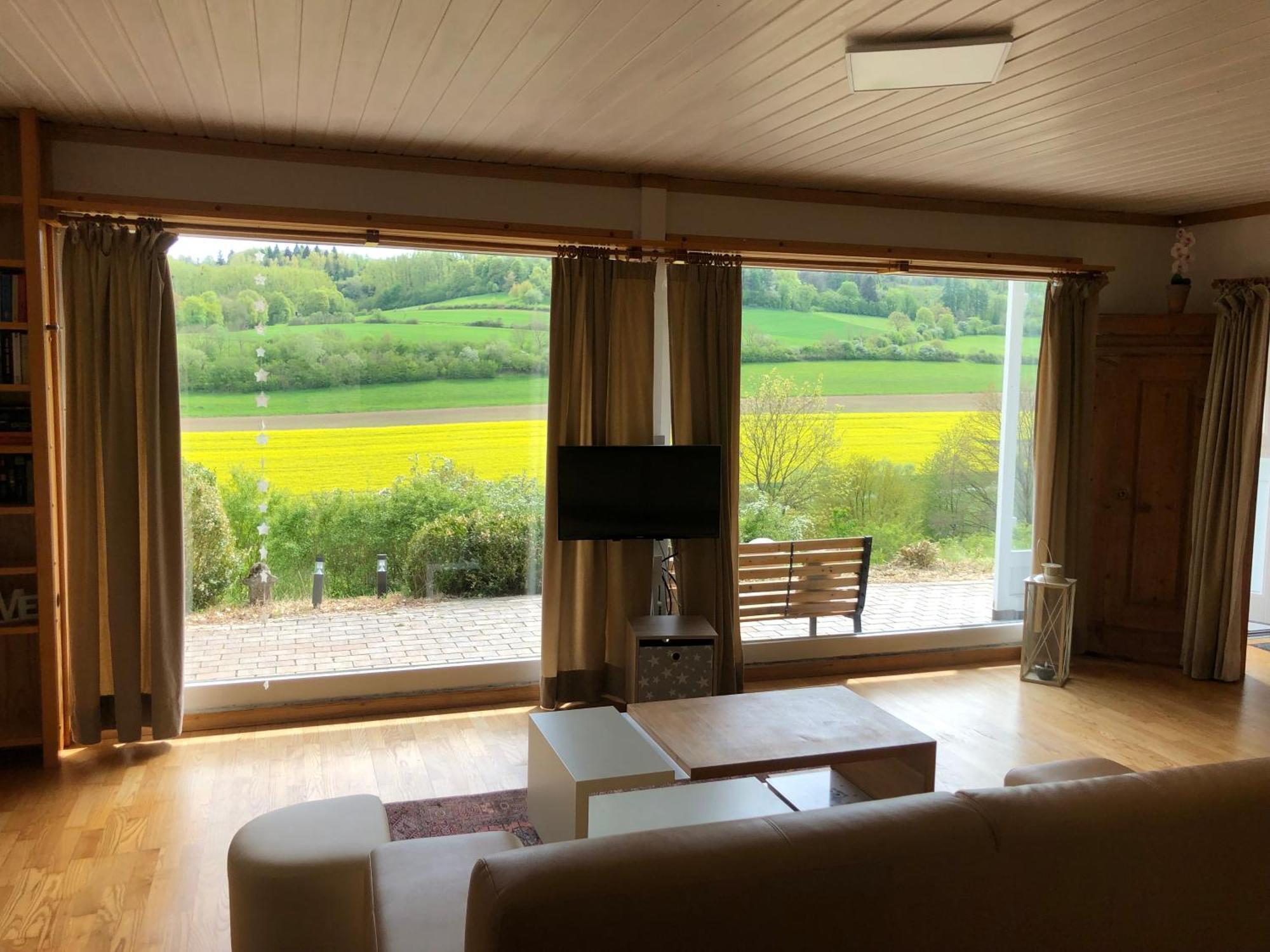 Idyllisch Wohnen Im Weserbergland - Bungalow Mit Phantastischer Aussicht Fuer 4 Personen Polle Dış mekan fotoğraf